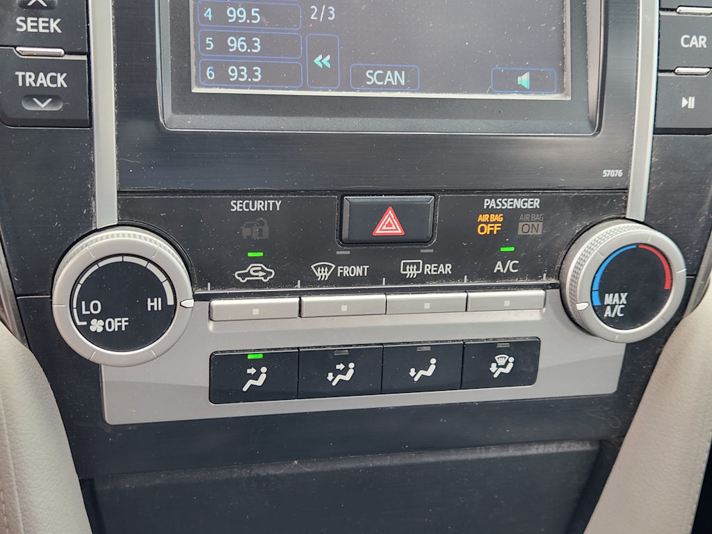 Thumbnail: 2014 Toyota Camry - 26