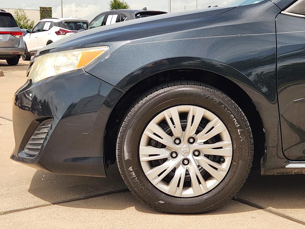 Thumbnail: 2014 Toyota Camry - 8
