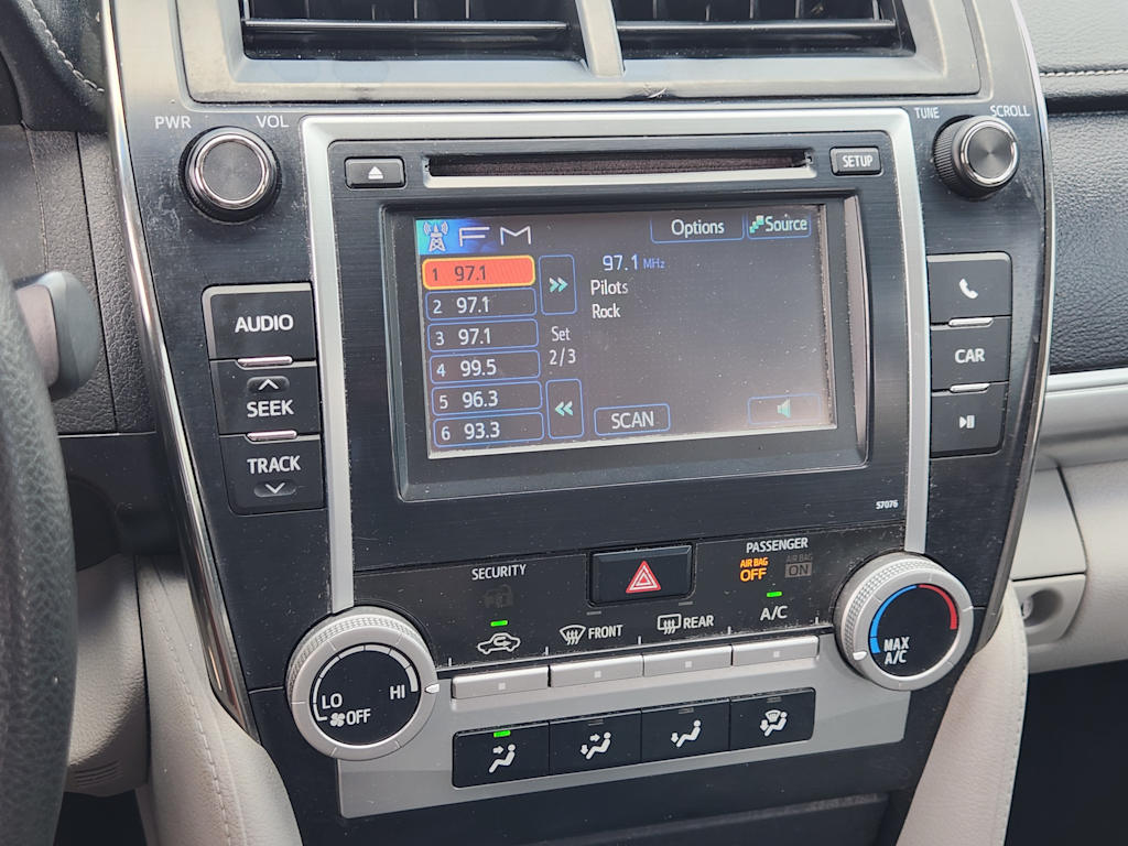 Thumbnail: 2014 Toyota Camry - 15