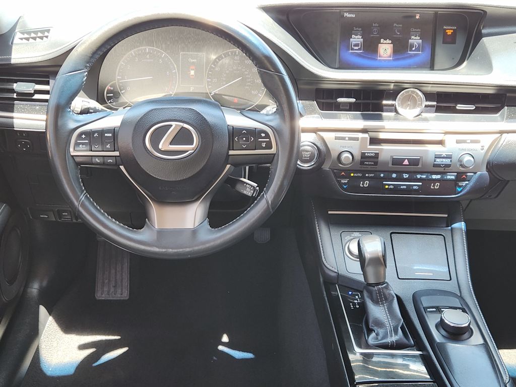 Thumbnail: 2016 Lexus ES - 14