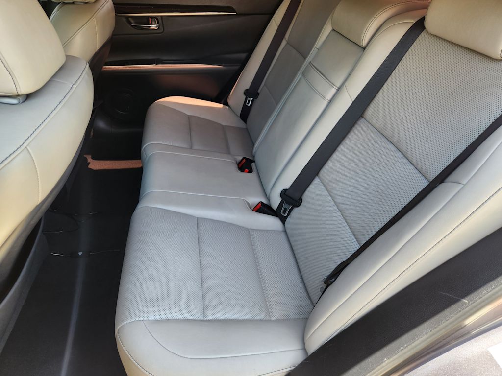 Thumbnail: 2016 Lexus ES - 21
