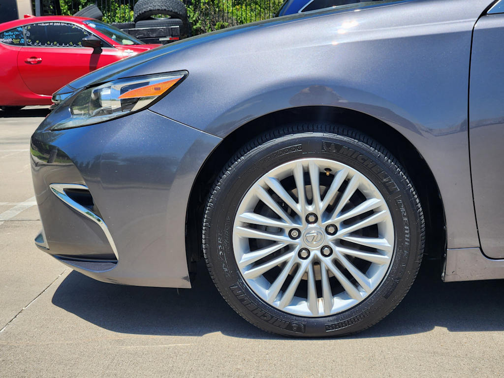 Thumbnail: 2016 Lexus ES - 8
