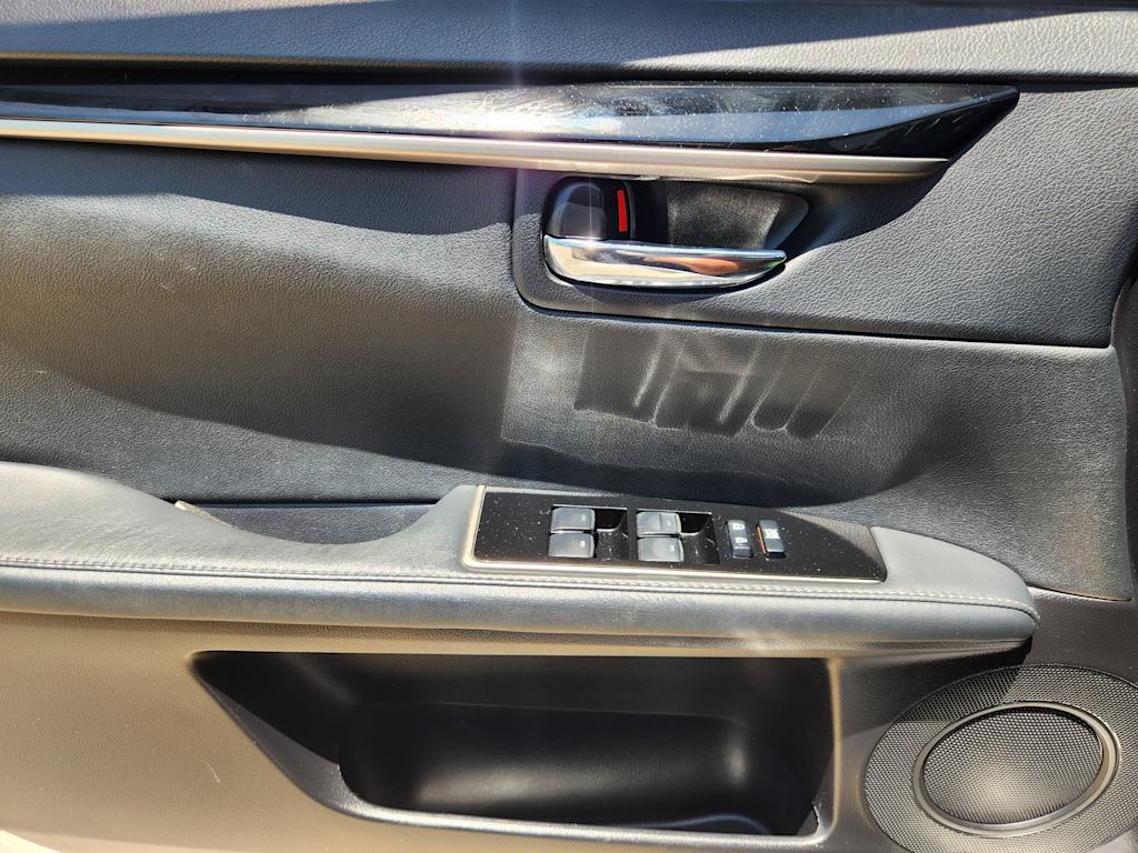 Thumbnail: 2016 Lexus ES - 29