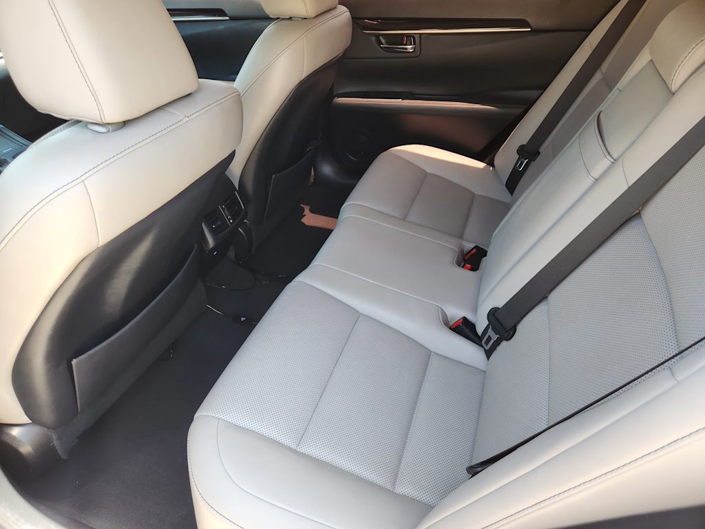 Thumbnail: 2016 Lexus ES - 13