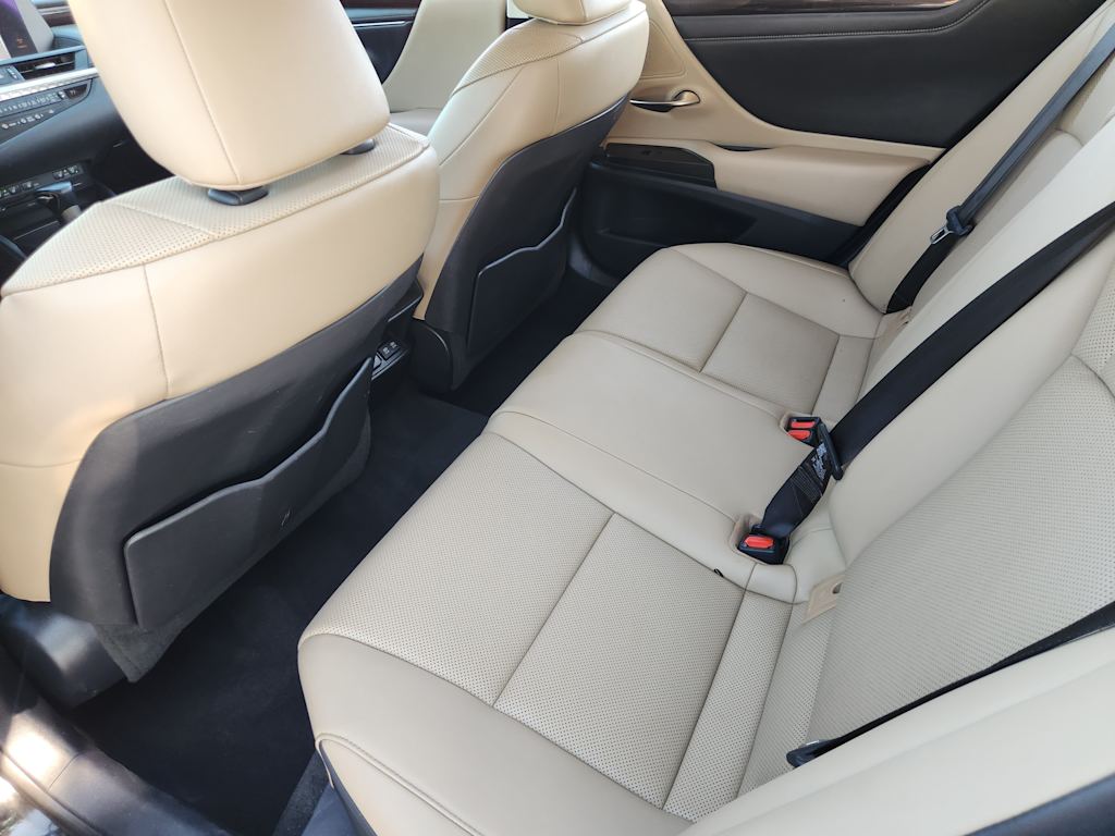 Thumbnail: 2020 Lexus ES - 13