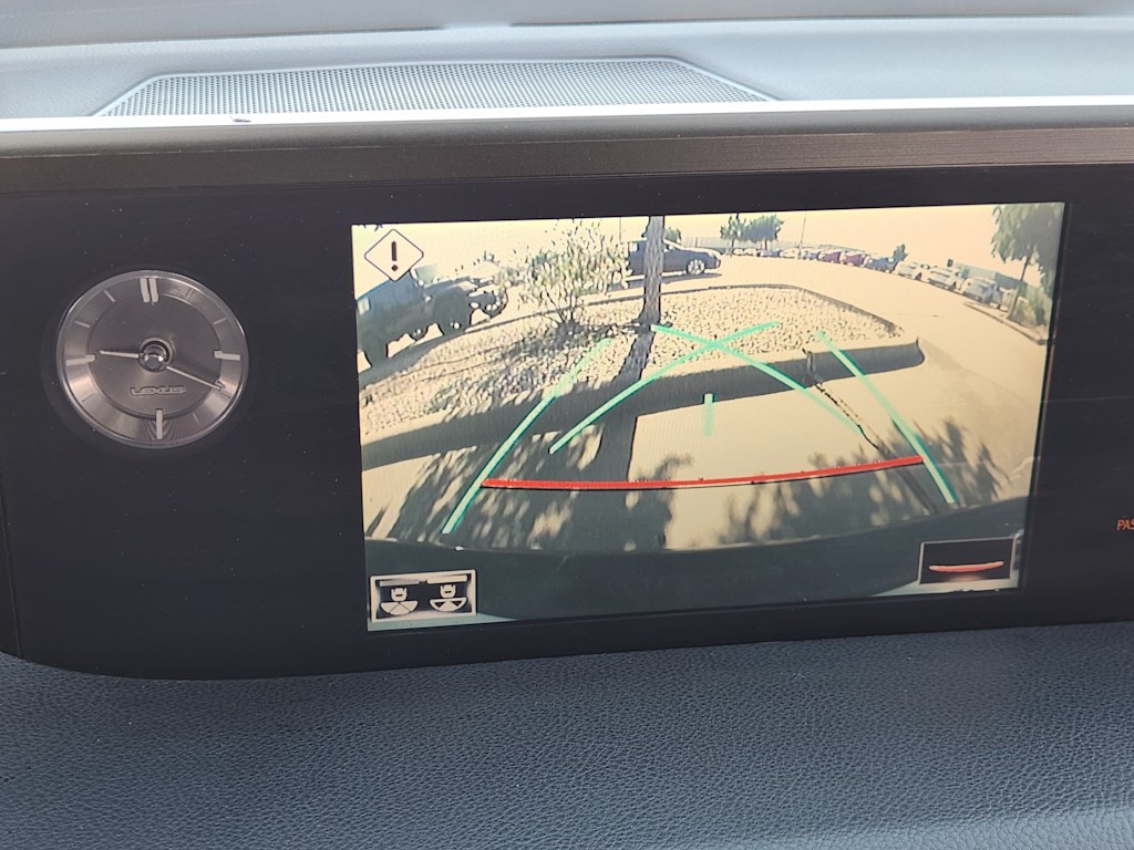Thumbnail: 2020 Lexus ES - 25