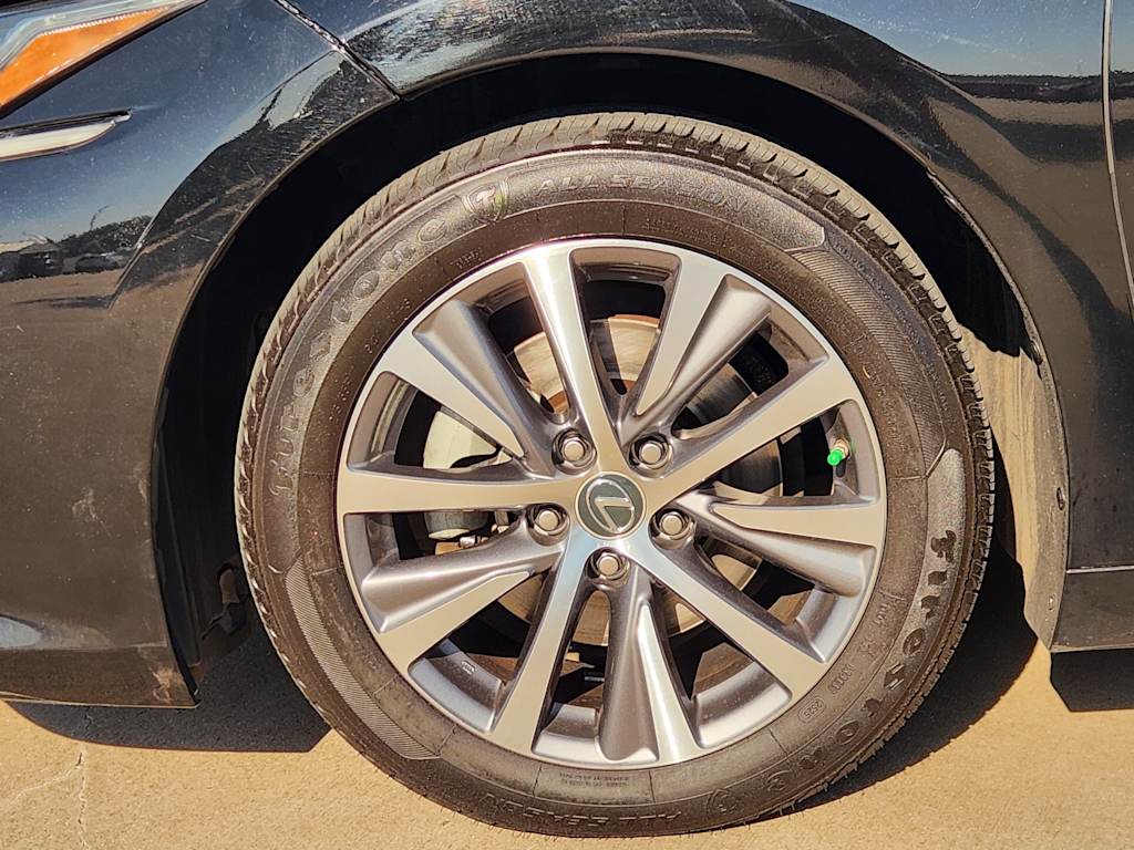 Thumbnail: 2020 Lexus ES - 22