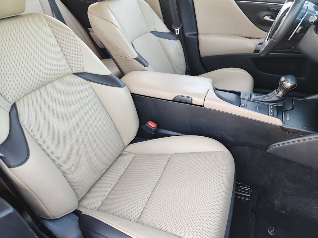 Thumbnail: 2020 Lexus ES - 12