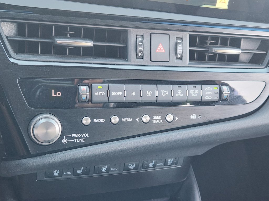 Thumbnail: 2023 Lexus ES - 23