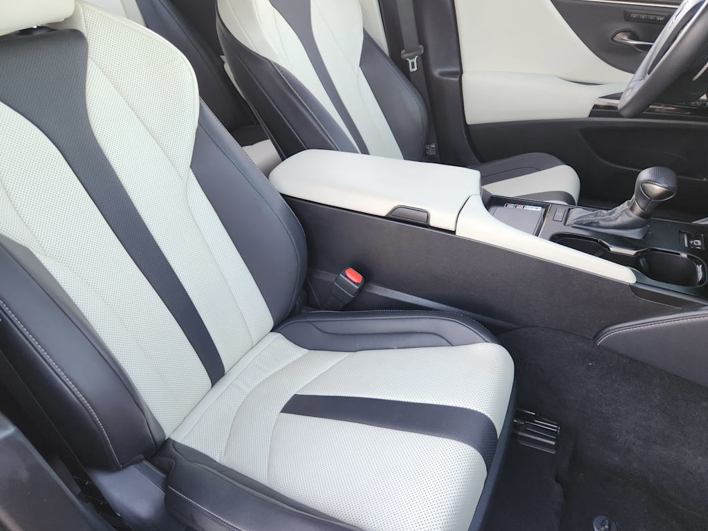 Thumbnail: 2023 Lexus ES - 11