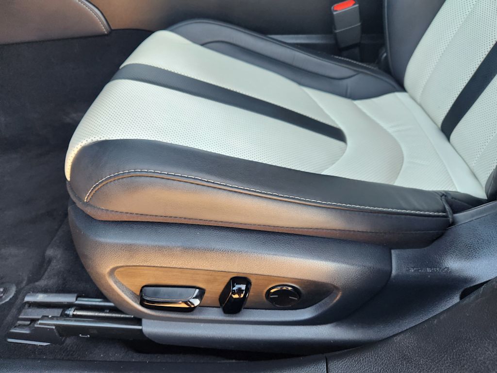 Thumbnail: 2023 Lexus ES - 27