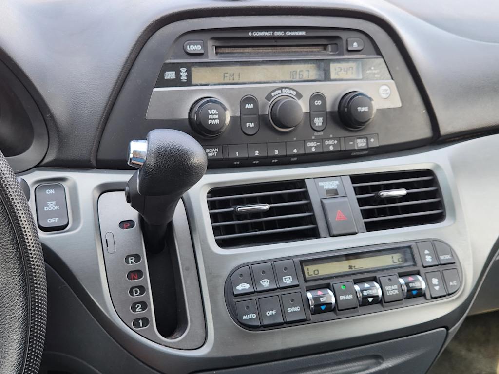 Thumbnail: 2005 Honda Odyssey - 15
