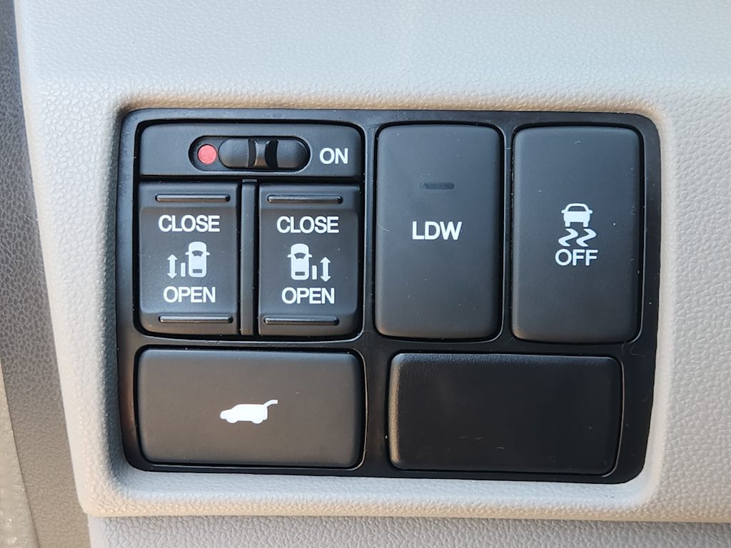 Thumbnail: 2016 Honda Odyssey - 31