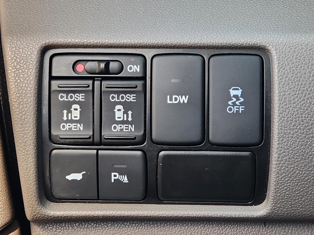 Thumbnail: 2016 Honda Odyssey - 28