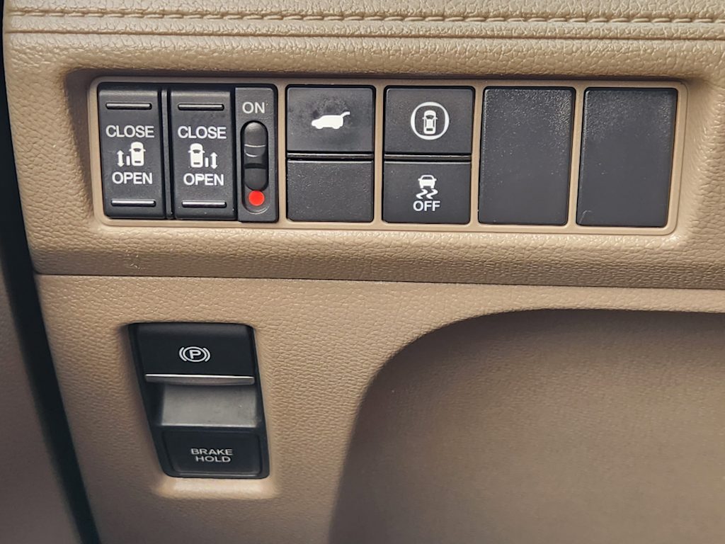 Thumbnail: 2021 Honda Odyssey - 29