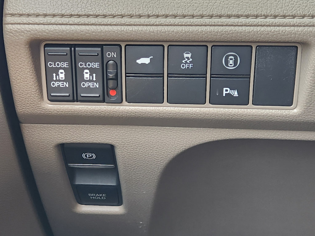 Thumbnail: 2023 Honda Odyssey - 28