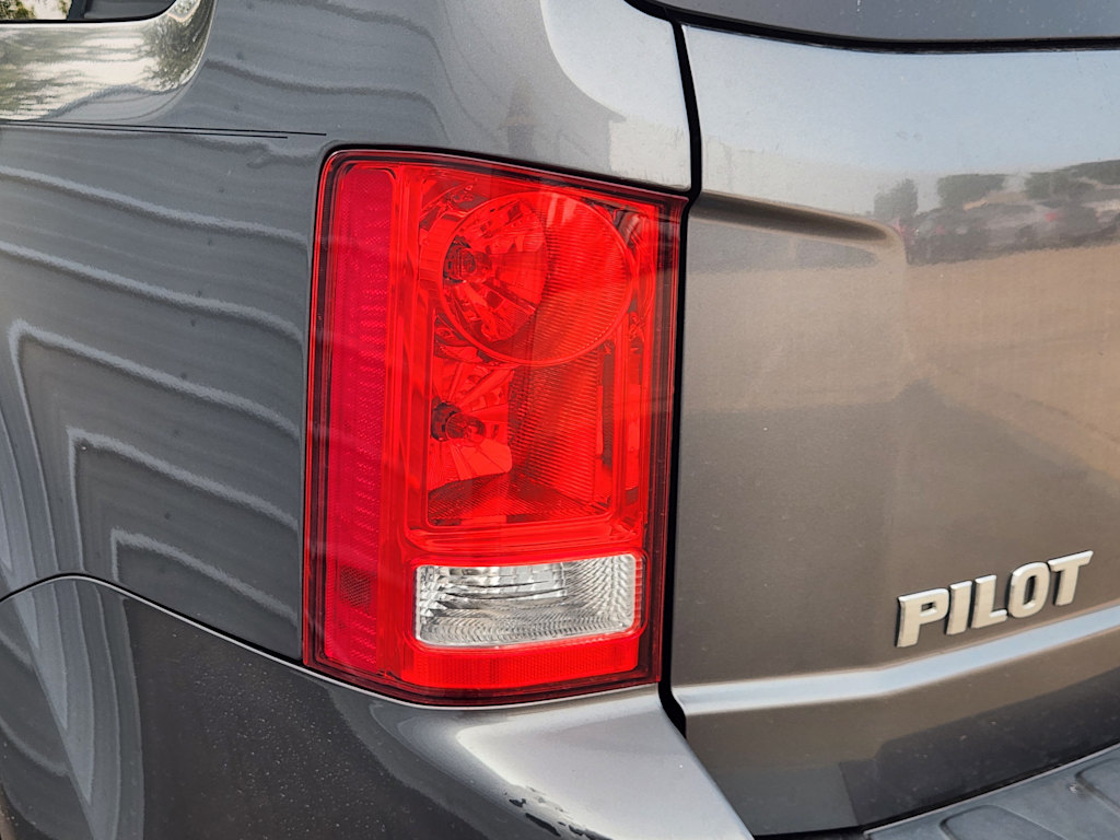 Thumbnail: 2011 Honda Pilot - 12
