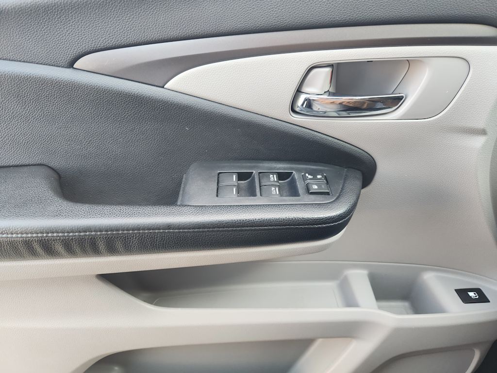 Thumbnail: 2019 Honda Pilot - 30