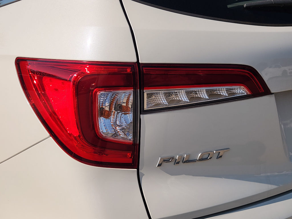 Thumbnail: 2019 Honda Pilot - 12