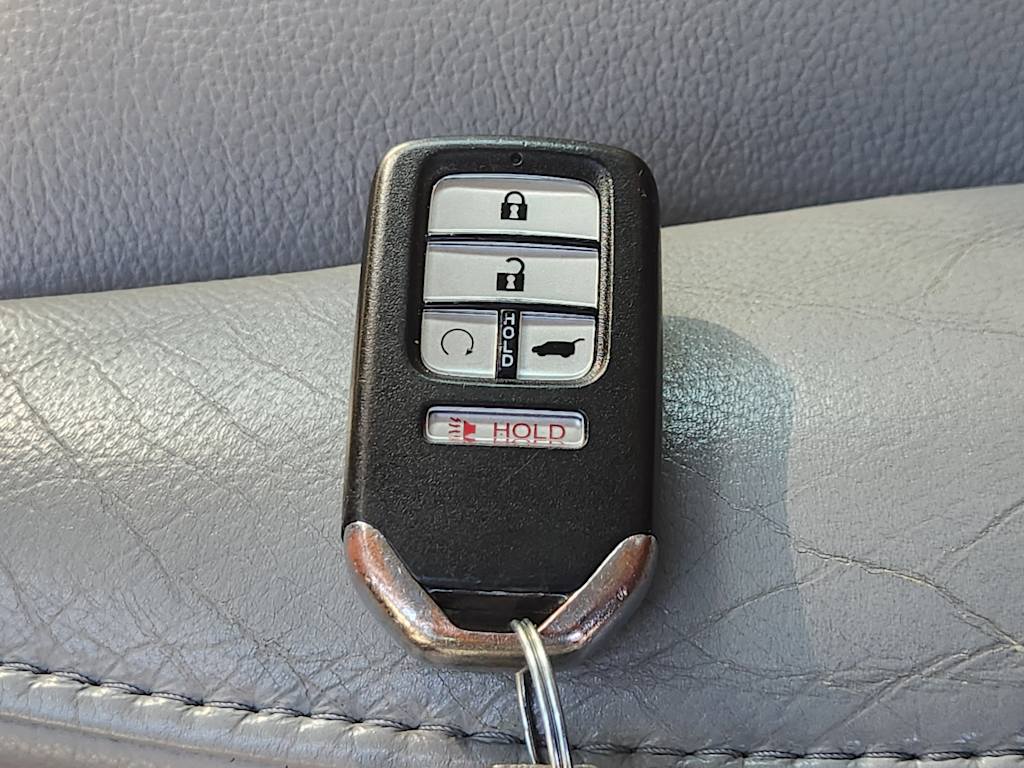 Thumbnail: 2016 Honda Pilot - 18