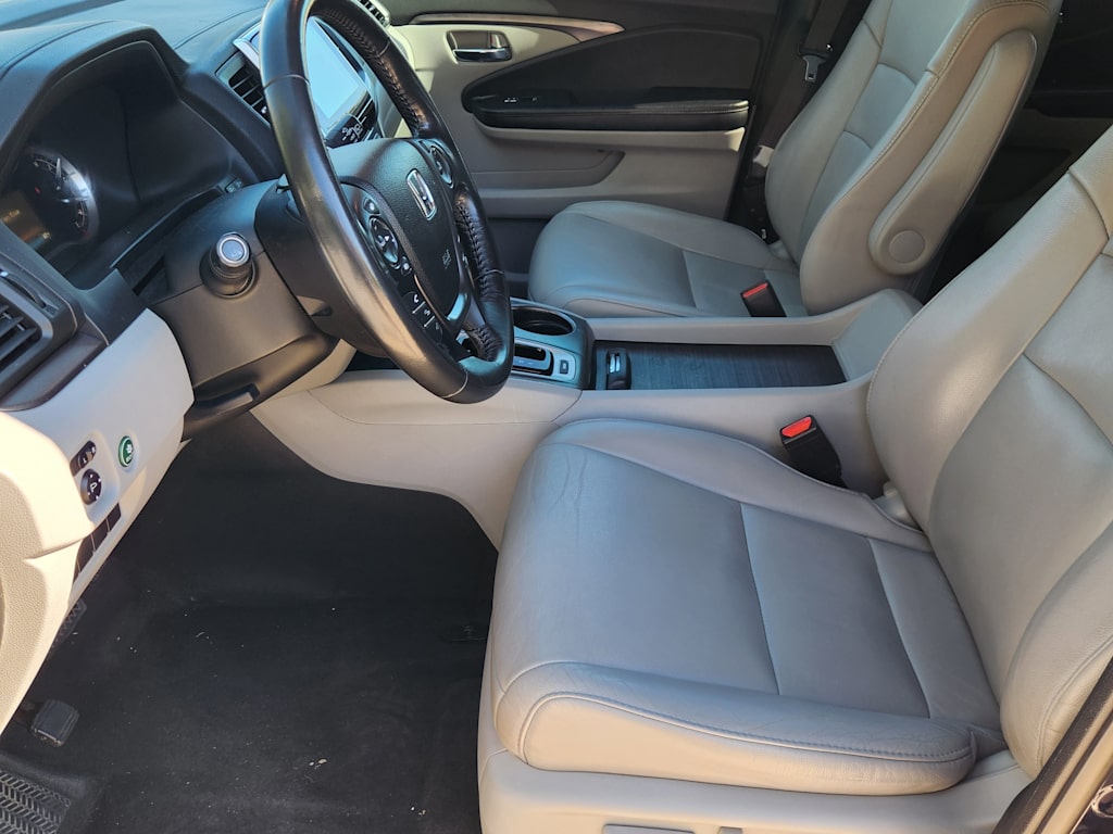 Thumbnail: 2016 Honda Pilot - 11