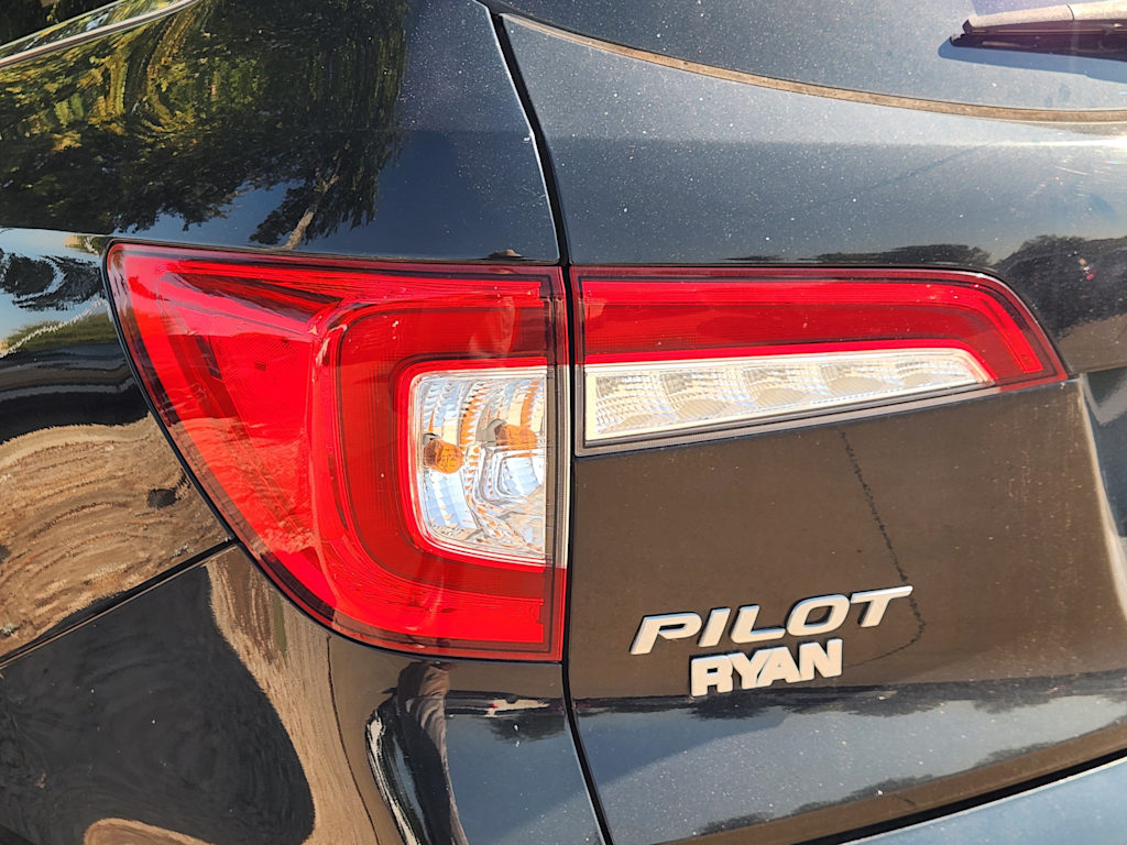 Thumbnail: 2019 Honda Pilot - 12