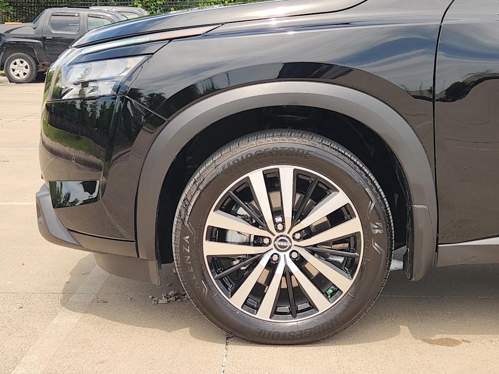 Thumbnail: 2025 Nissan Pathfinder - 8