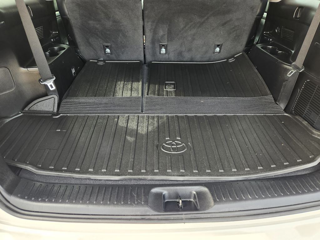 Thumbnail: 2017 Toyota Highlander - 23