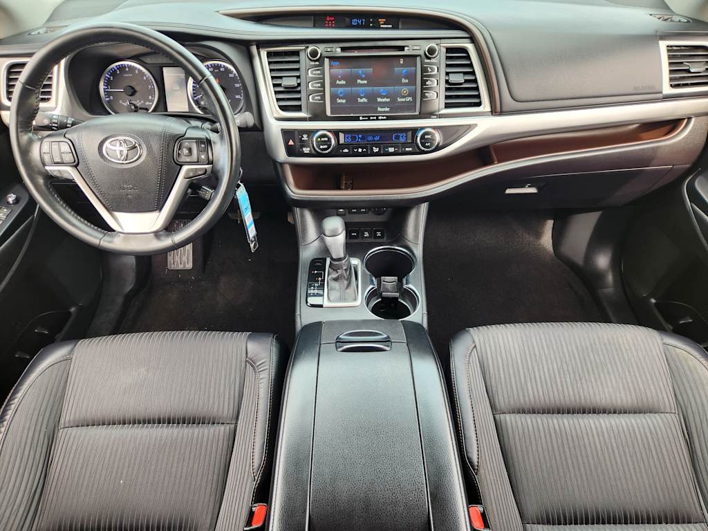 Thumbnail: 2017 Toyota Highlander - 10