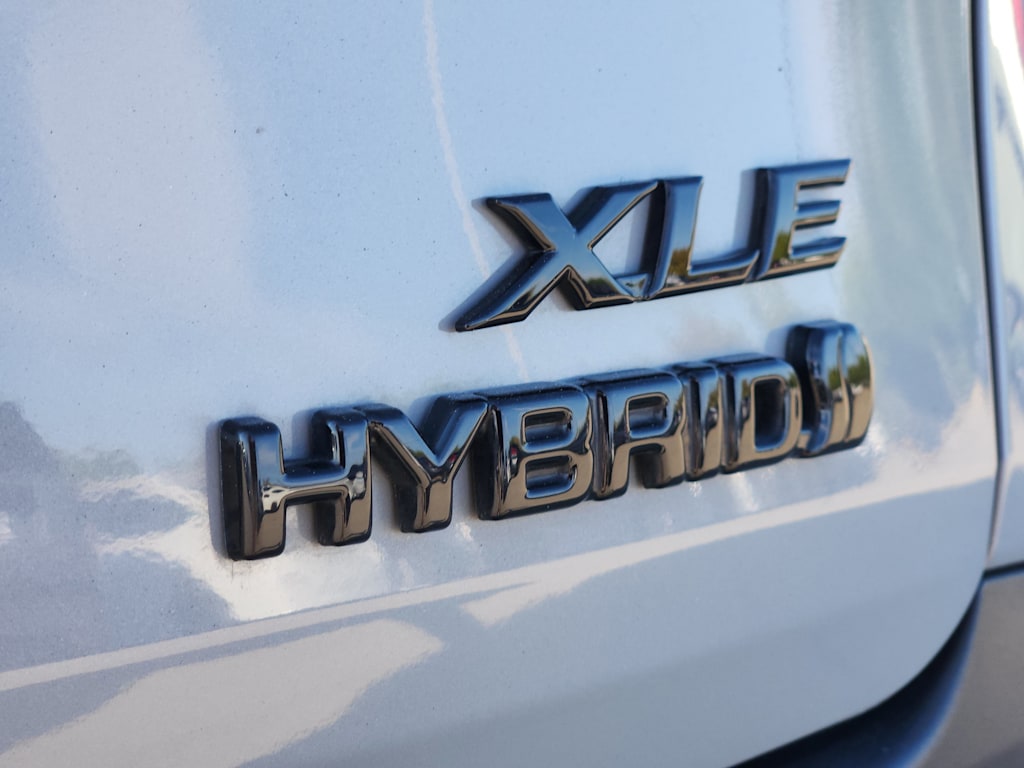 Thumbnail: 2023 Toyota Sienna - 7