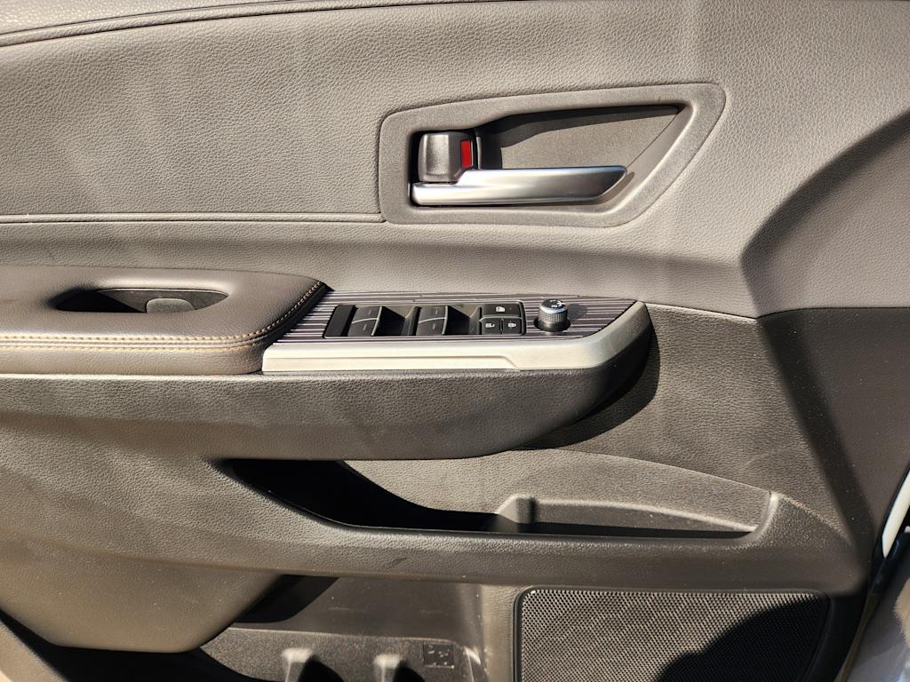 Thumbnail: 2023 Toyota Sienna - 29