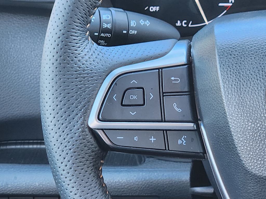 Thumbnail: 2023 Toyota Sienna - 32