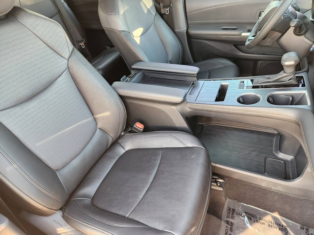 Thumbnail: 2023 Toyota Sienna - 21