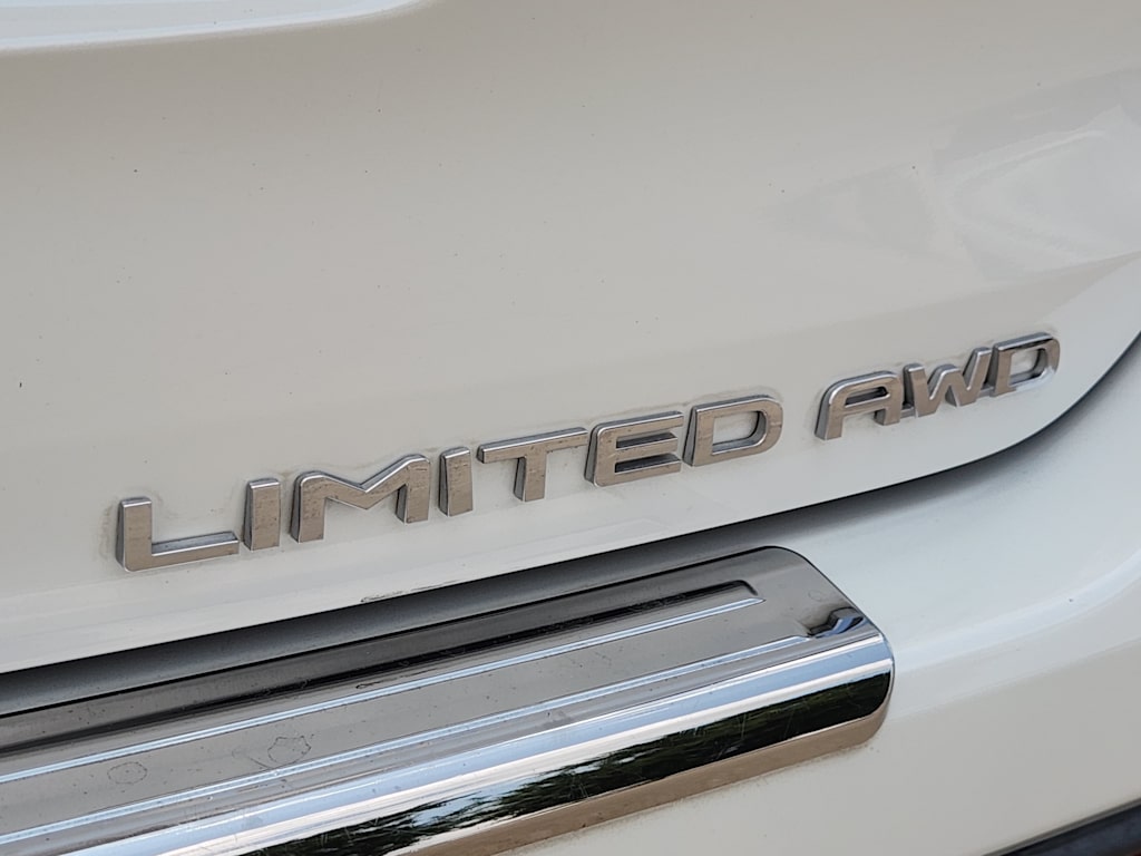 Thumbnail: 2020 Toyota Highlander - 7