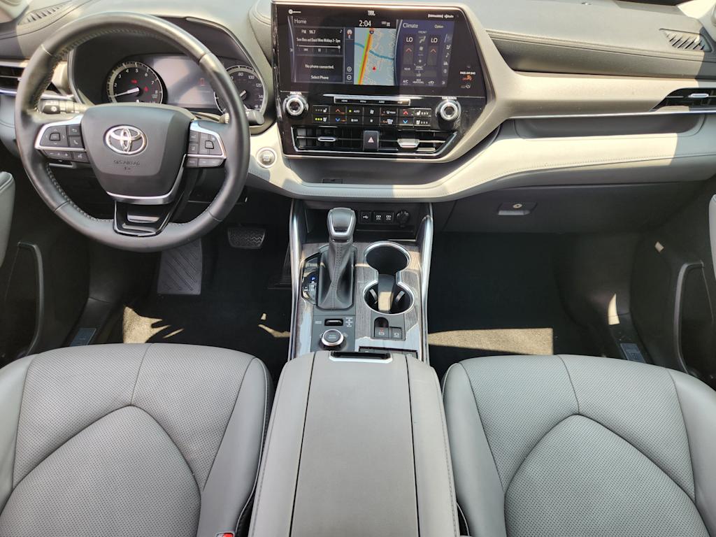 Thumbnail: 2020 Toyota Highlander - 10
