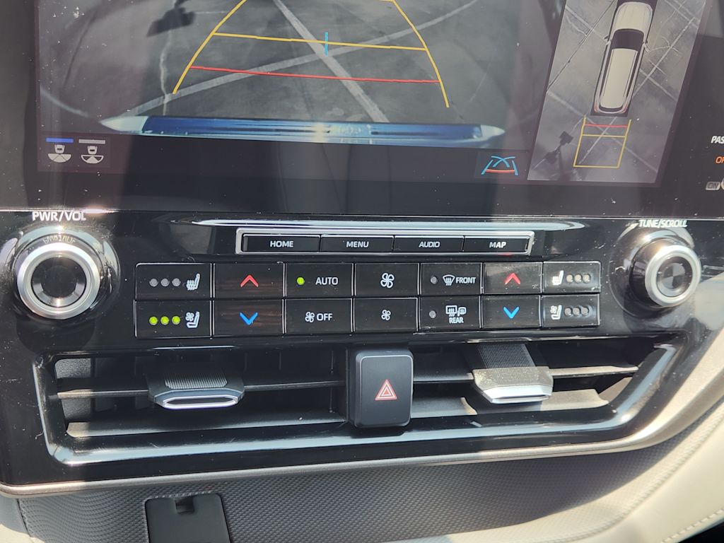 Thumbnail: 2020 Toyota Highlander - 27