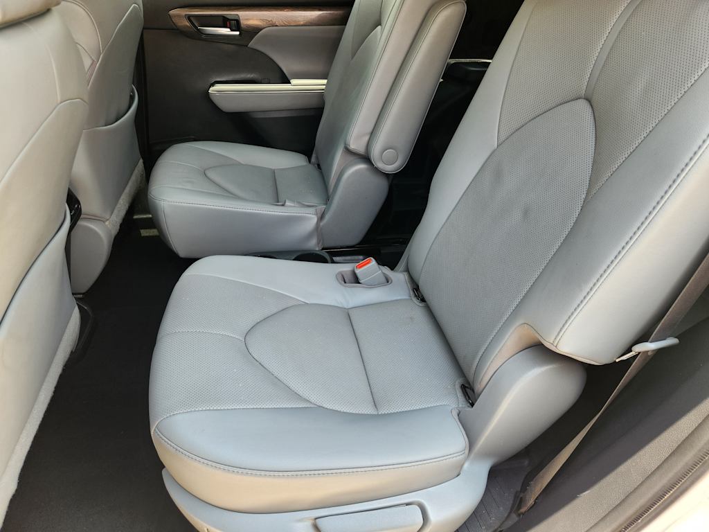Thumbnail: 2020 Toyota Highlander - 21