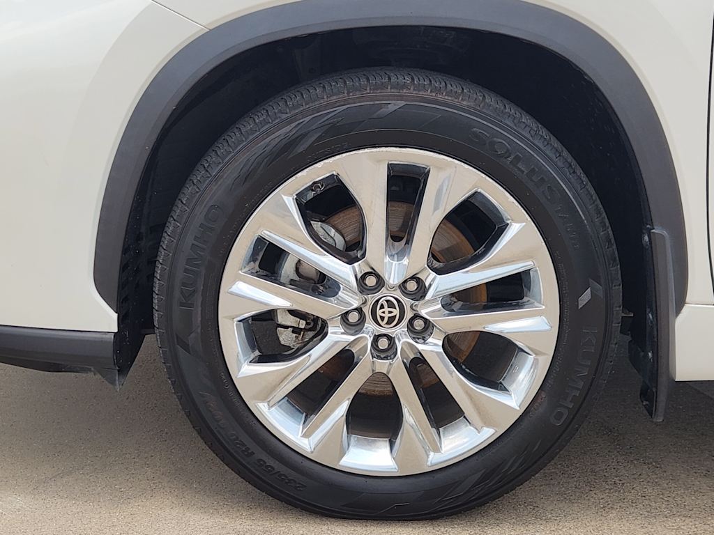 Thumbnail: 2020 Toyota Highlander - 23