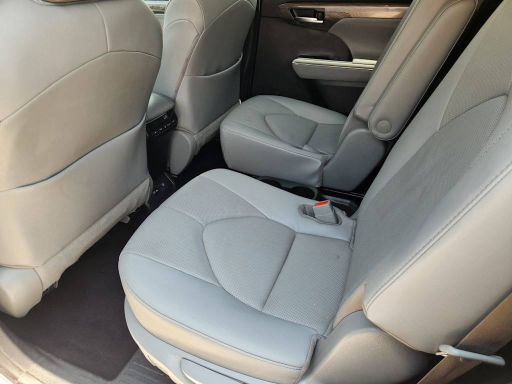 Thumbnail: 2020 Toyota Highlander - 13