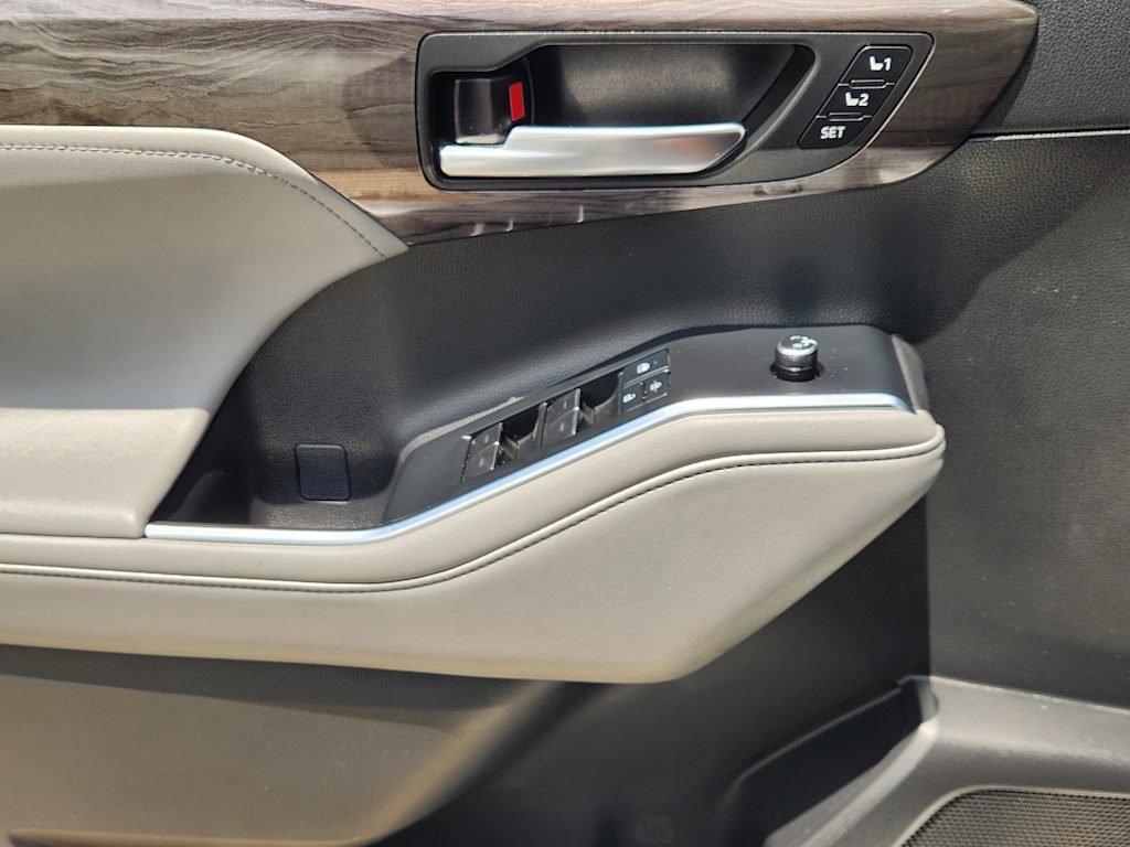 Thumbnail: 2022 Toyota Highlander - 29