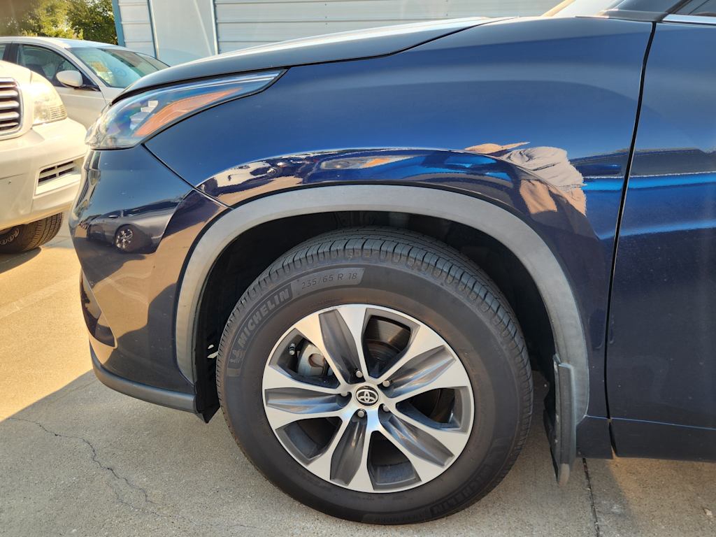 Thumbnail: 2020 Toyota Highlander - 10