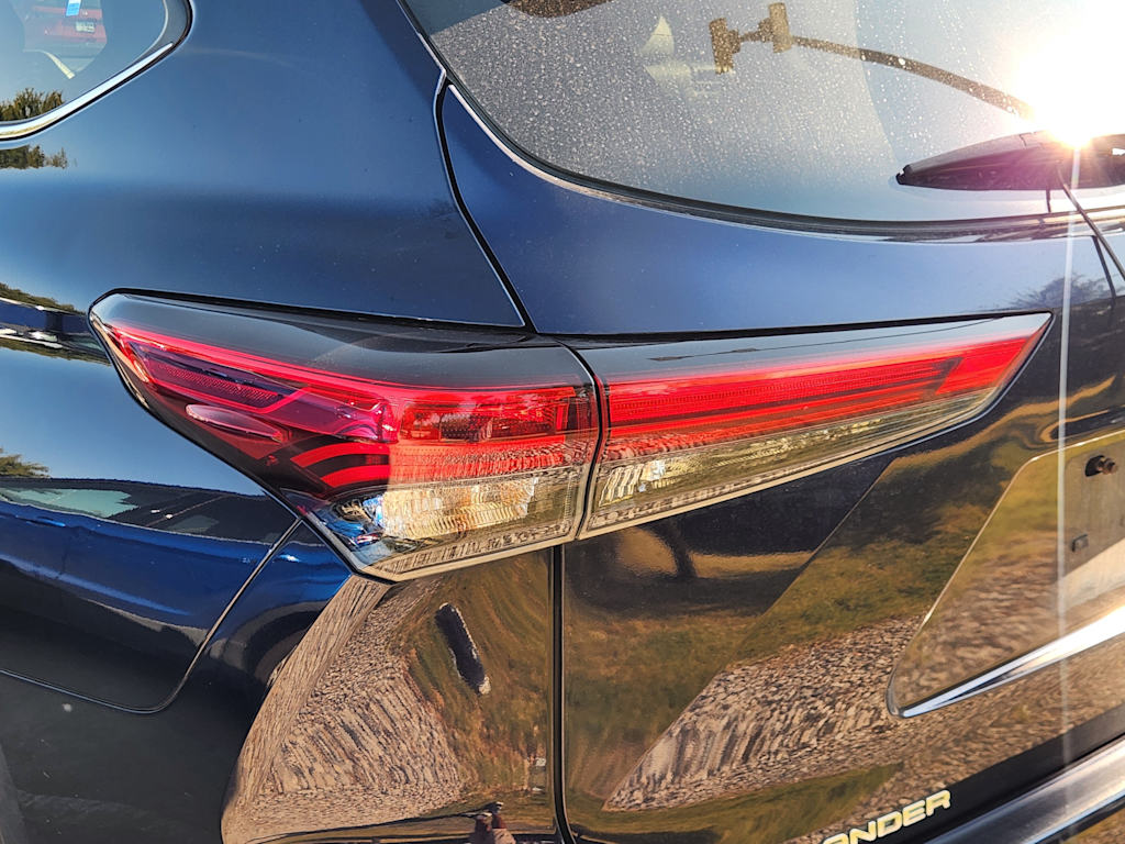 Thumbnail: 2020 Toyota Highlander - 12