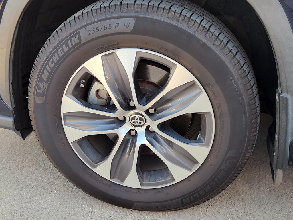 Thumbnail: 2020 Toyota Highlander - 6