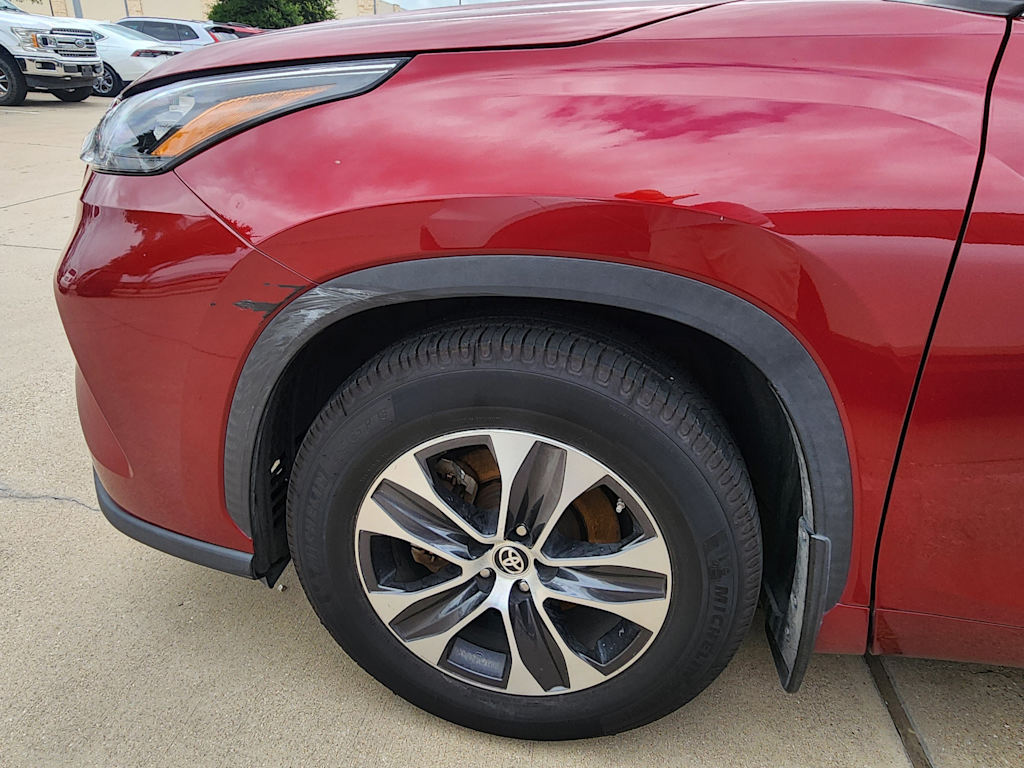 Thumbnail: 2020 Toyota Highlander - 10