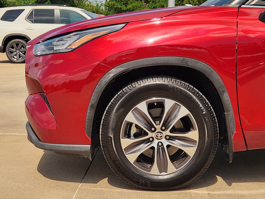 Thumbnail: 2020 Toyota Highlander - 8