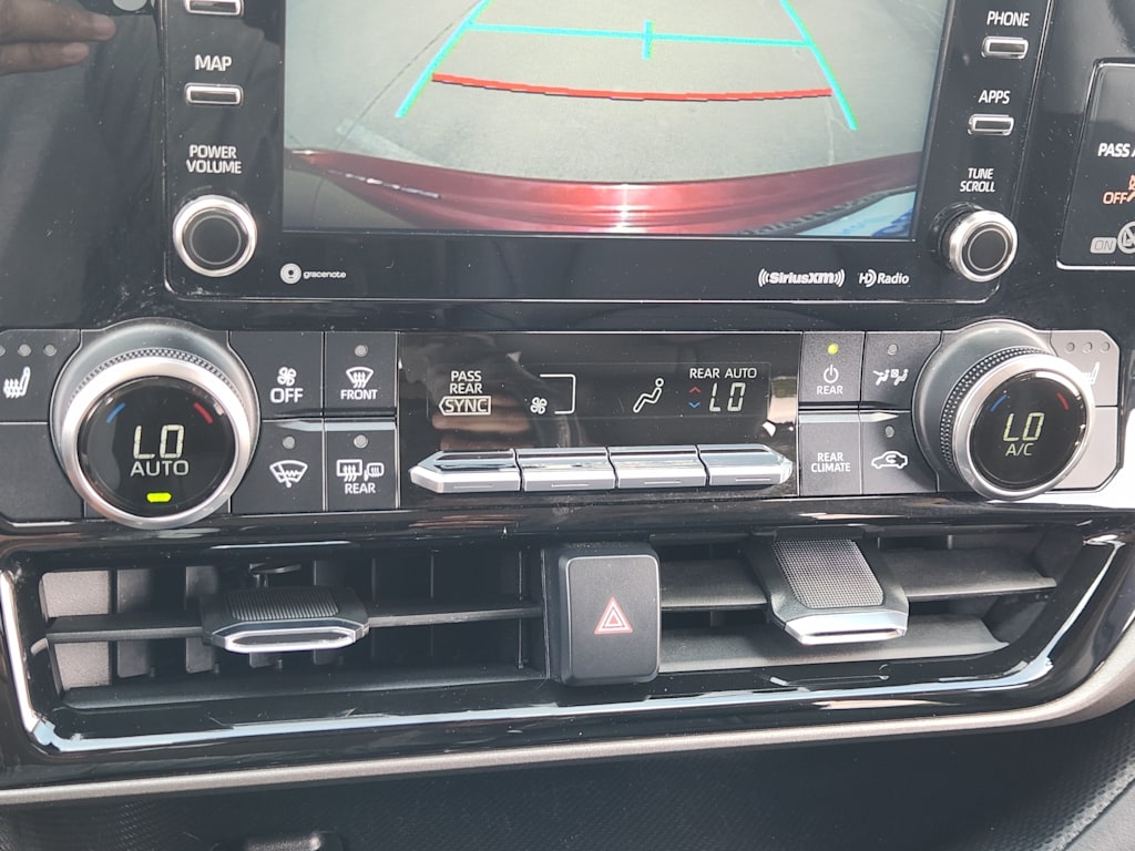 Thumbnail: 2020 Toyota Highlander - 27