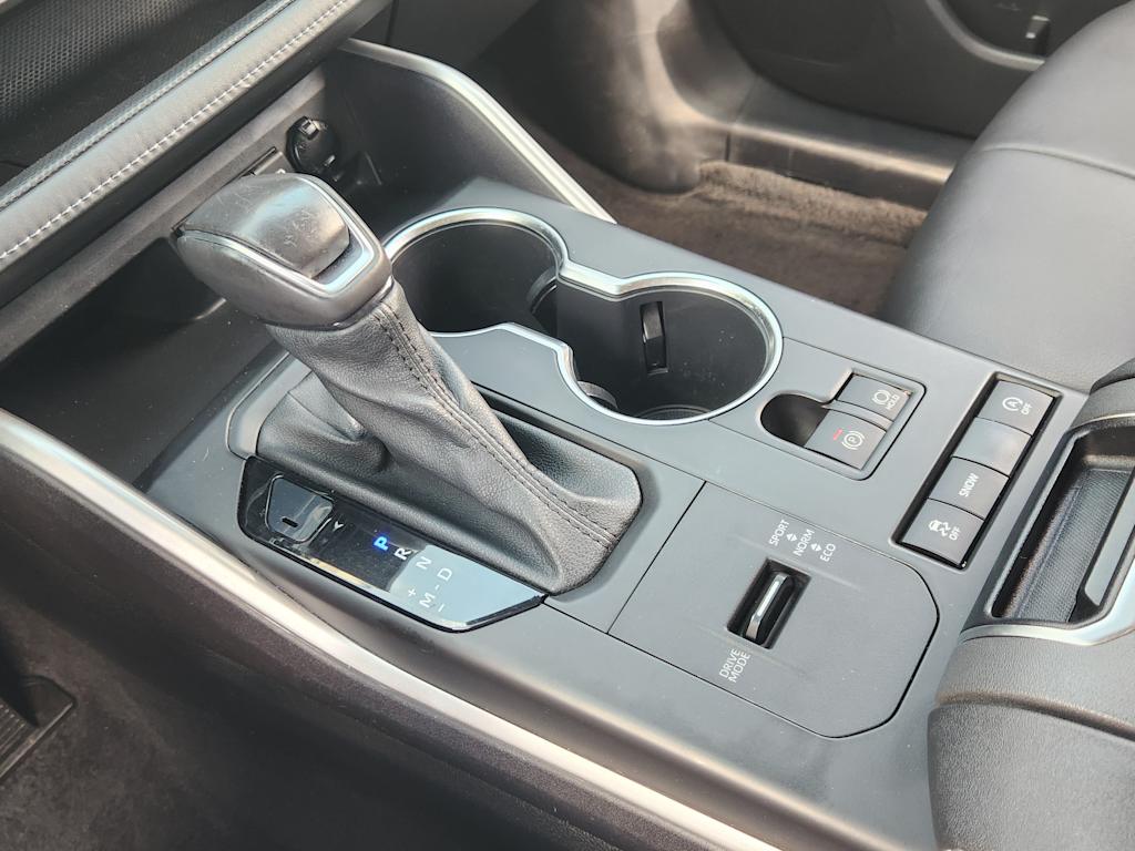 Thumbnail: 2020 Toyota Highlander - 16