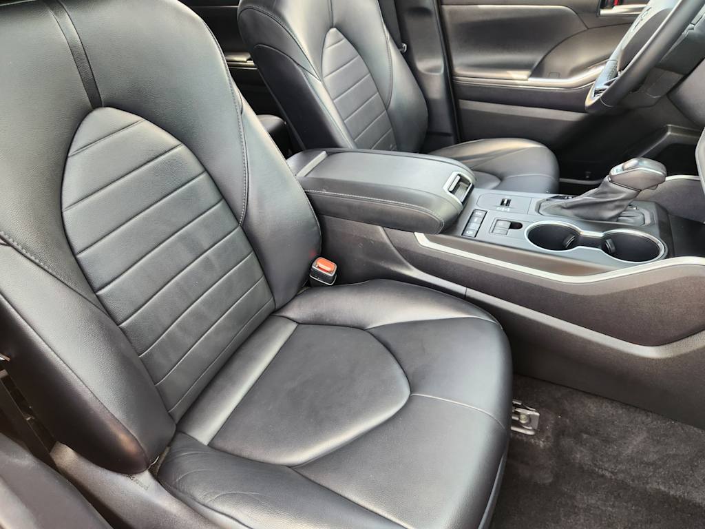 Thumbnail: 2020 Toyota Highlander - 12