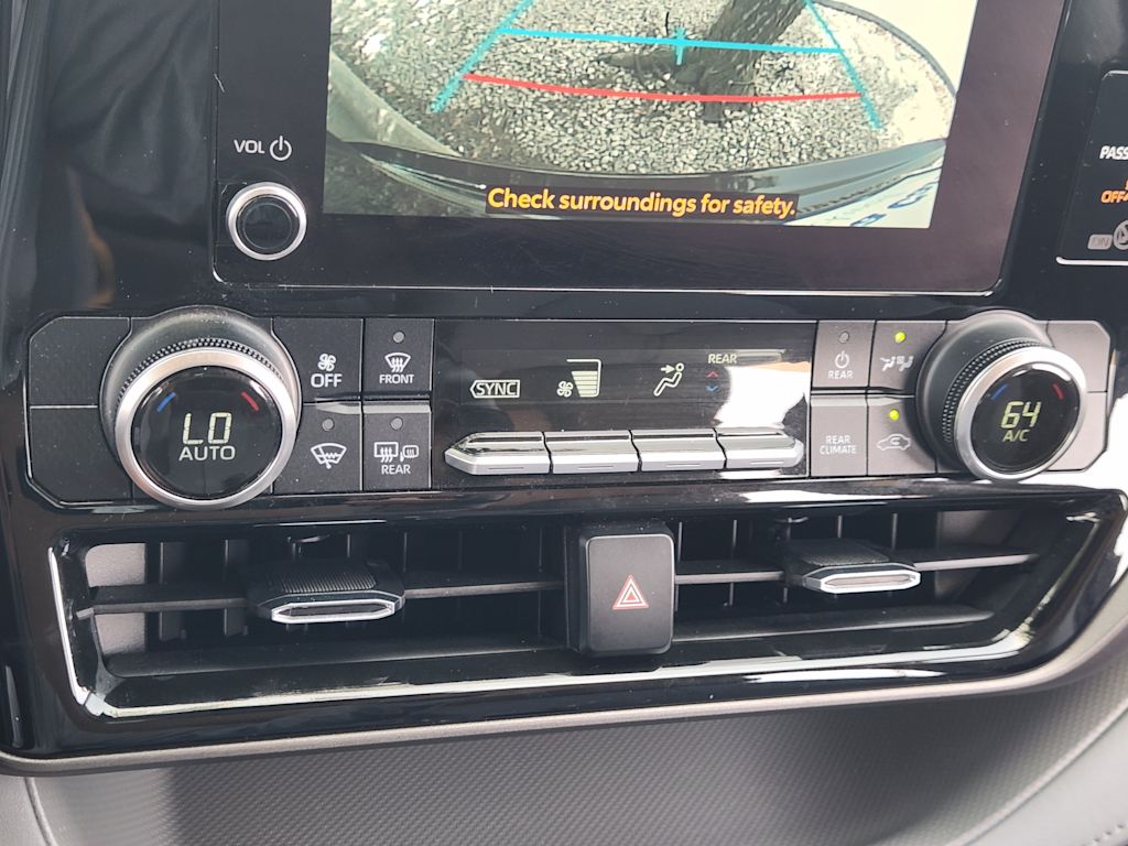 Thumbnail: 2023 Toyota Highlander - 26