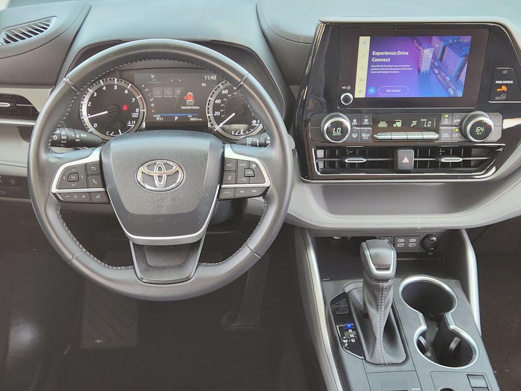 Thumbnail: 2023 Toyota Highlander - 14